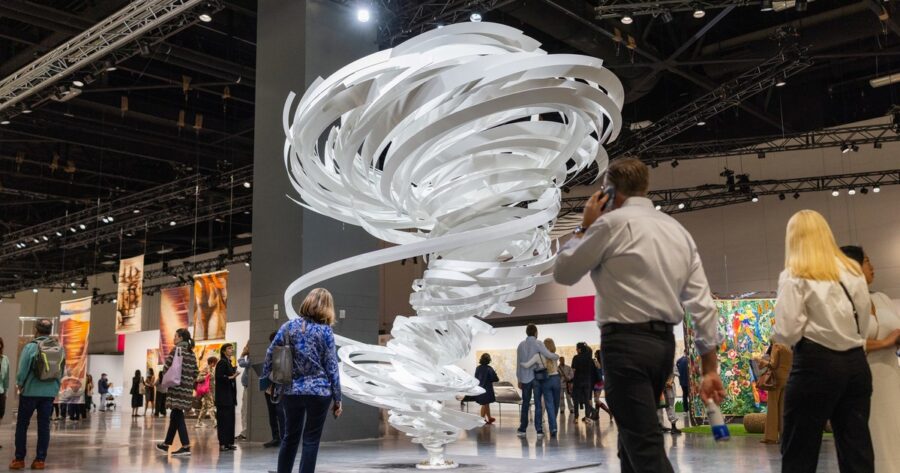 Argentinos brillan en la Semana del Arte de Miami 2024: Ventas récord y reconocimiento global