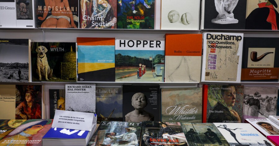 Libros de arte en la Feria del Libro 2025: precios, títulos destacados y rarezas