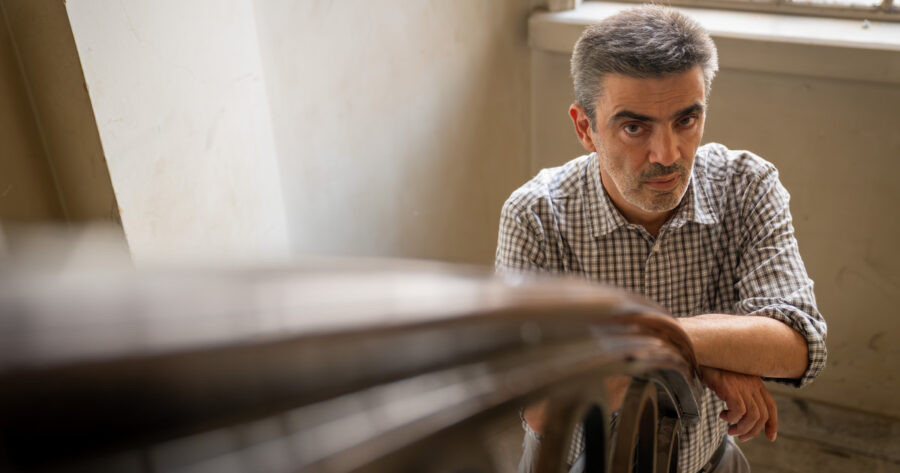 El viaje introspectivo de un gran editor: del diagnóstico al arte de mirar y leer, siempre leer