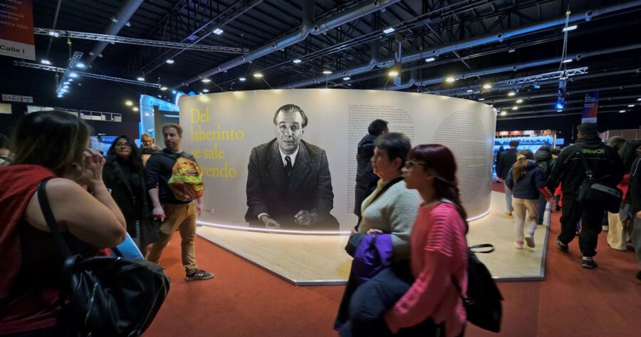 Revista Ñ celebra a Borges a 40 años de su muerte con una edición especial y 40 voces fundamentales