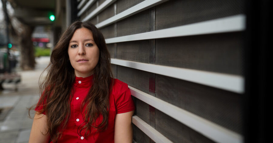 Laura C. Vela, autora de ‘Seismil’: “Escribo este libro para encontrar mi voz”