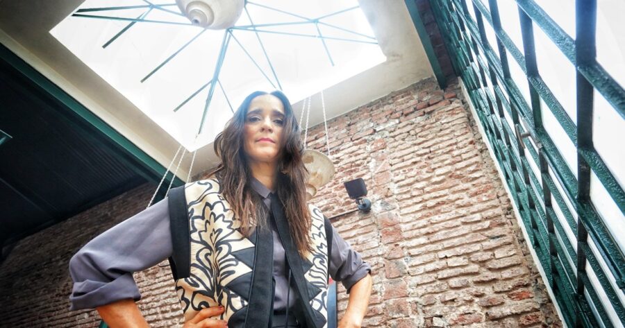 Julieta Venegas: “No habría escrito este libro, si no hubiera vivido en Buenos Aires”