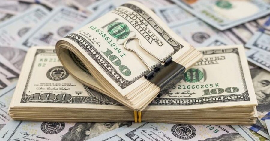 Efecto “fixing”: el dólar minorista se estiró a $ 1.535 en el día clave para el pago de US$ 2.600 millones de deuda