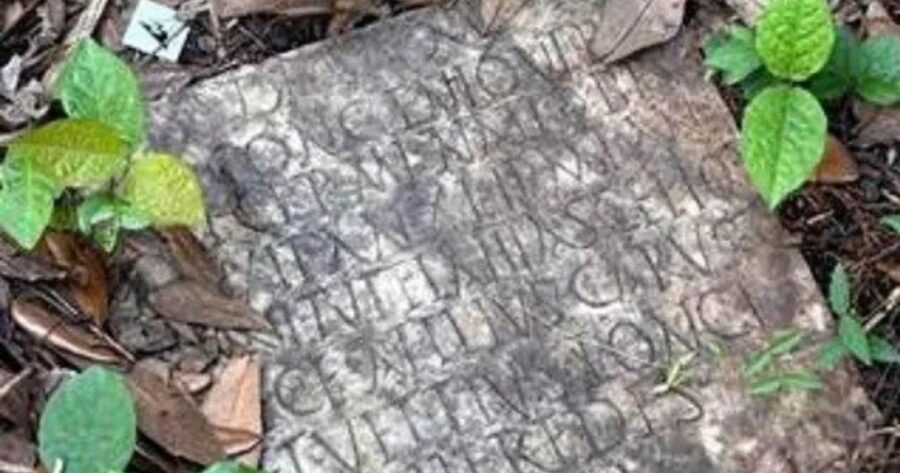 Vuelve a Italia una lápida romana perdida desde la Segunda Guerra Mundial