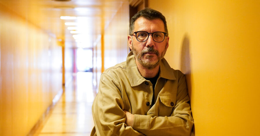 Alberto Fuguet: “El fin del mundo ocurrió en 2008, cuando Steve Jobs presentó el iPhone”