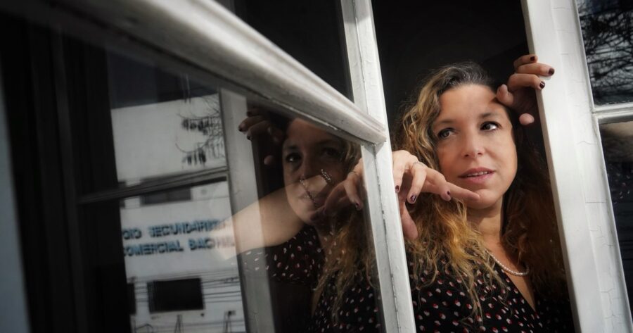 Crece la polémica: el embajador argentino defendió a Ariana Harwicz y otros autores la cancelan